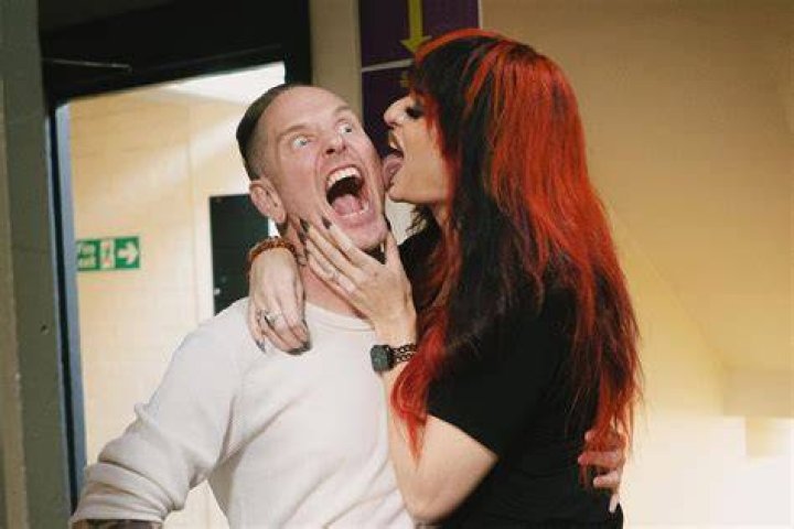 Corey y Alicia Taylor anuncian que abrir&aacute;n una cadena de food trucks Garaje del Rock