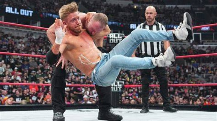Jon Moxley On AEW&rsquo;s Locker Room Atmosphere