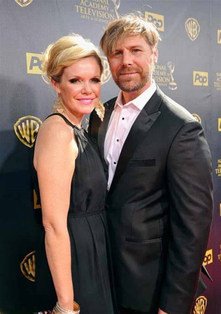 Maura West Husband, Married, Divorce, Children, Net Worth, Age, and