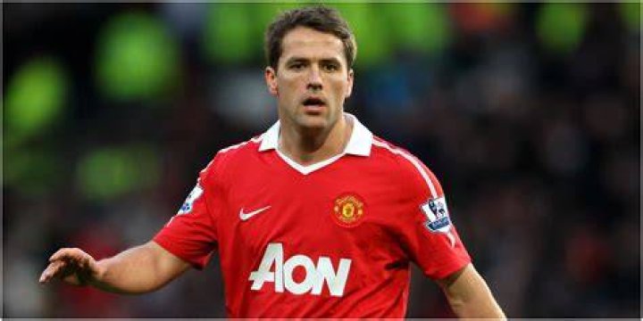 Michael Owen's daughter Gemma, 18, wows in a plunging swimsuit