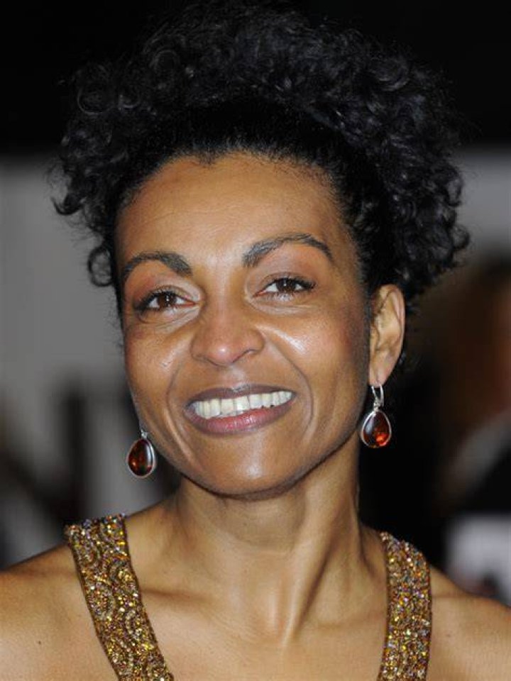Poze Adjoa Andoh Actor Poza 2 din 5 CineMagia.ro
