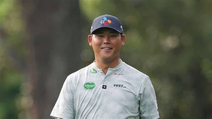 Who is Si Woo Kim Wife? Age Gap, Marriage, Net worth 2023 & More